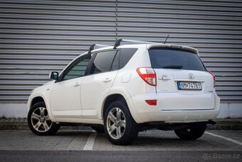 TOYOTA RAV4 2.2l D-CAT 110kW Premium 2011 - 8