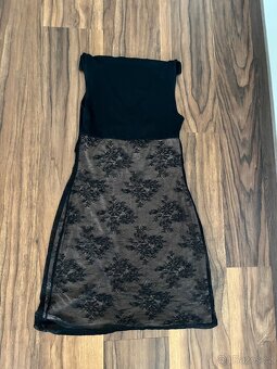 Sexy černé šaty Intimissimi s výstřihem a krajkou - 8