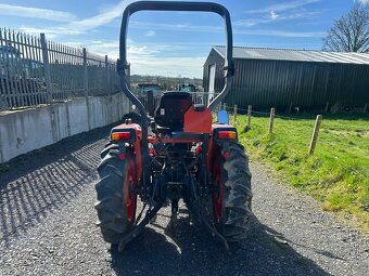 Kubota L3200 - 8