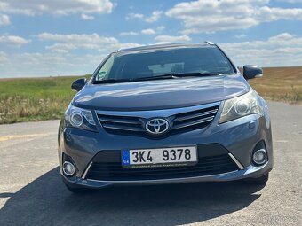 Toyota Avensis možná výměna za veterána - 8