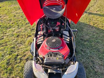 Zahradní traktor Wisconsin w2828 - 8