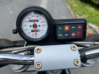 Ducati Monster 750 - 8