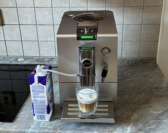 automatický kávovar JURA Ena 9 - TOP STAV - - 8