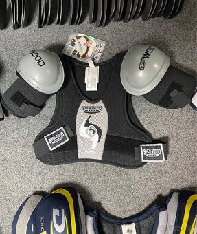 Nová juniorská hokejová ramena značky Reebok, SherWood, DR - 8