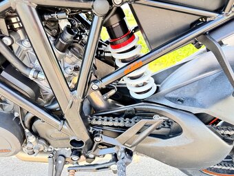 KTM 1290 Duke R rv:2019/2 najeto:16290km 2x klíče. Dovoz D - 8