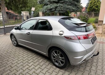Honda Civic 1,8 Sport GT 1 Majitel benzín - 8