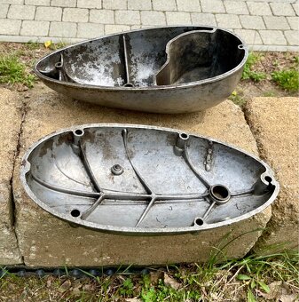 Jawa ČZ 350 354 kývačka - víka motoru - 8