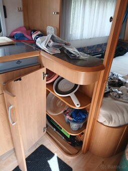 prodám karavan Hobby 460 UFE Exellent - 8