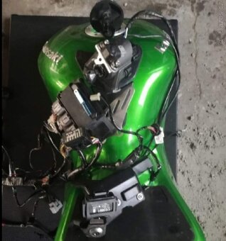 Kawasaki ZZR 1400 - 8