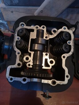 Suzuki Vz 800 Marauder, Díly motoru a chladič - 8