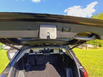 Kia Sorento, 2,2 crdi; 7 míst - 8