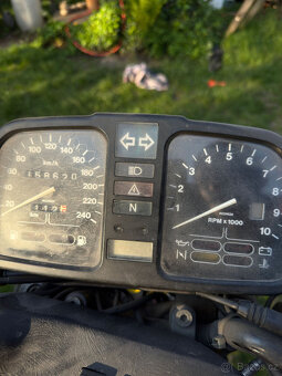 Dvě motorky BMW K1100 RS a BMW 100 na náhradní díly - 8