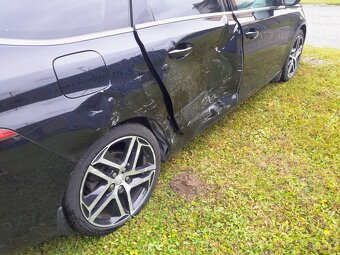 Peugeot 308 1.6 HDI Kombi  88KW serviska 2x klíč - 8