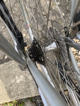 Prodám el. městské kolo, pánské, 4freetime, motor 250W - 8