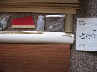 letadlo TRENÉR stavebnice od MODELA - 8