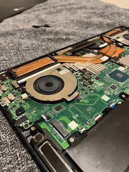 ASUS ZenBook UX580GD – nefunkční, na opravu, vhodné na díly - 8