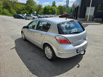 Opel Astra 1.6i - 8