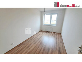 Světlý 2+kk s garáží, 50,8 m2 + 5,2 m2 balkon, 3.patro, OV, - 8