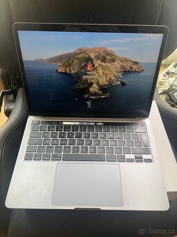 Macbook Pro 13" 2020 i5 2ghz 16GB RAM 1TB - 8