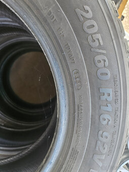 205/60R16 92V Ecsta HS51 KUMHO - 8