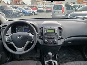 HYUNDAI i30 1.4i 80KW R.V.2011/1.MAJITEL - 8