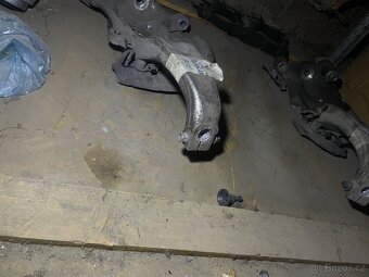 Náhradní dily BMW F10 - 8