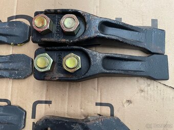 Zuby na bagr – originál JCB - 8