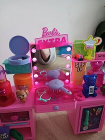 Barbie - kadeřnický/kosmetický stolek (šatník) - 8