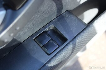 Nissan Micra 1,2i 48KW, KLIMA, STK 12/2026, r.v. 2010 - 8
