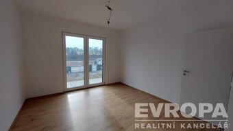 Novostavba rodinného domu 4+kk, pozemek 800m2, 15minut od ok - 8