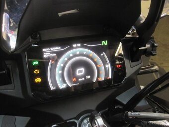 CFMOTO 700MT Premium - 8