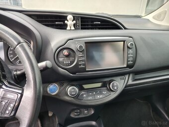 Toyota Yaris - hybrid hsd 1.5 - 8