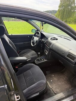 Prodám Volkswagen Golf 4, 1.6 benzín. - 8
