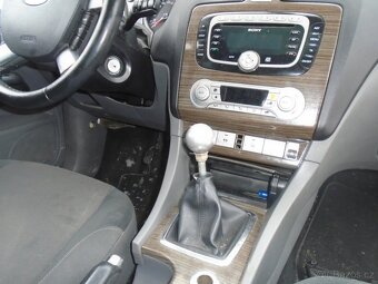 ford focus09 díly benzín - 8