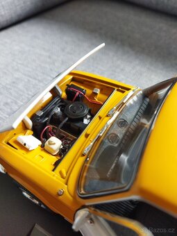 Lada 1200 Veřejná bezpečnost 1978 1:18 limited 1012 foxtoys - 8