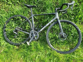 Silnicni kolo giant carbon velikost M - 8