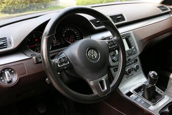 Volkswagen Passat 2.0 103KW,TAŽNÉ ,navigace - 8
