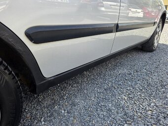Hyundai Accent 1.4 - 8
