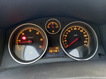 Opel Astra H, 1.7 cdti, 92 kW, 2010, edice 111 let Opel - 8