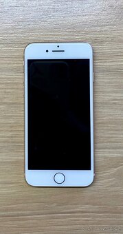 iPhone 8- plně funkční - 8