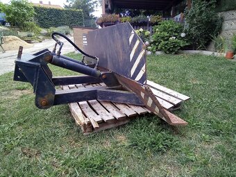Přední radlice na traktor - 8