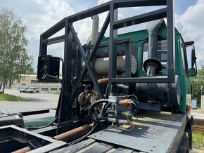 Tatra 8x8 nosič nástaveb na náhradní díly - 8