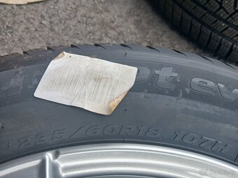 Prodám NOVOU sadu ALU kol Hyundai 235/60R18 zimní - 8