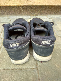 Chlapecké boty NIKE MD RUNNER 2 vel. 36 - černé - 8