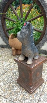 Zahradní dekorace-Soška jorkšír s červenou mašlí - 8