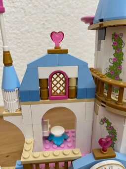 Lego friends Disney Popelčin romantický zámek - 8