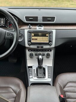 Volkswagen Passat B7 2.0 TDI 130kW DSG Exclusive - 8