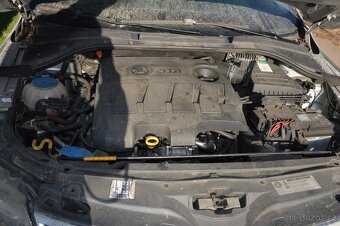 Škoda Rapid 1.6TDI 77kW klima park výhřev ALU - 8