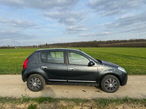 Dacia Sandero 1.4 i 114tis km ,klima elektrická okna central - 8