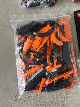 LEGO 42126 Technic - Ford F-150 Raptor - 8